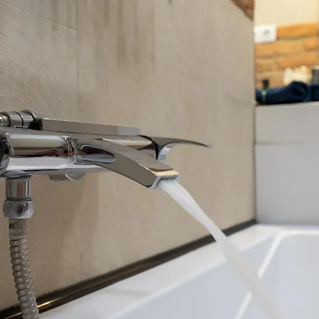 Nightingale Luxury *