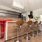 Nightingale Luxury *