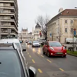Nightingale Luxury * Budapest