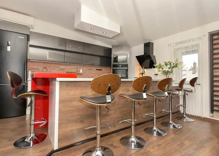 Nightingale Luxury *