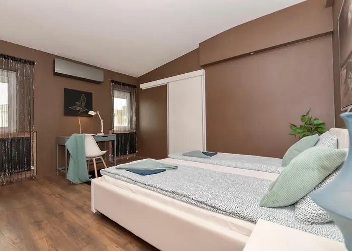 Nightingale Luxury *